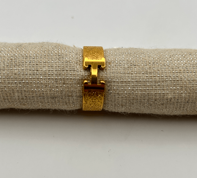 Bague H