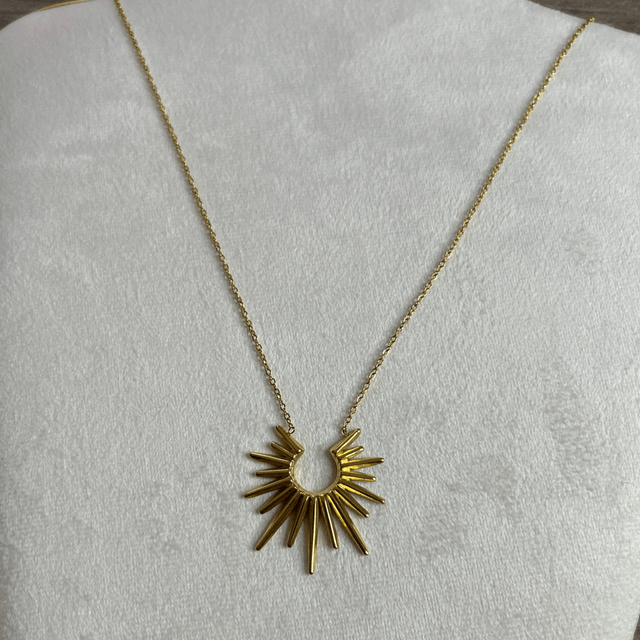 Collier levant