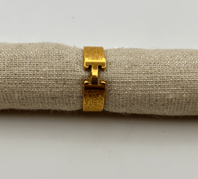 Bague H